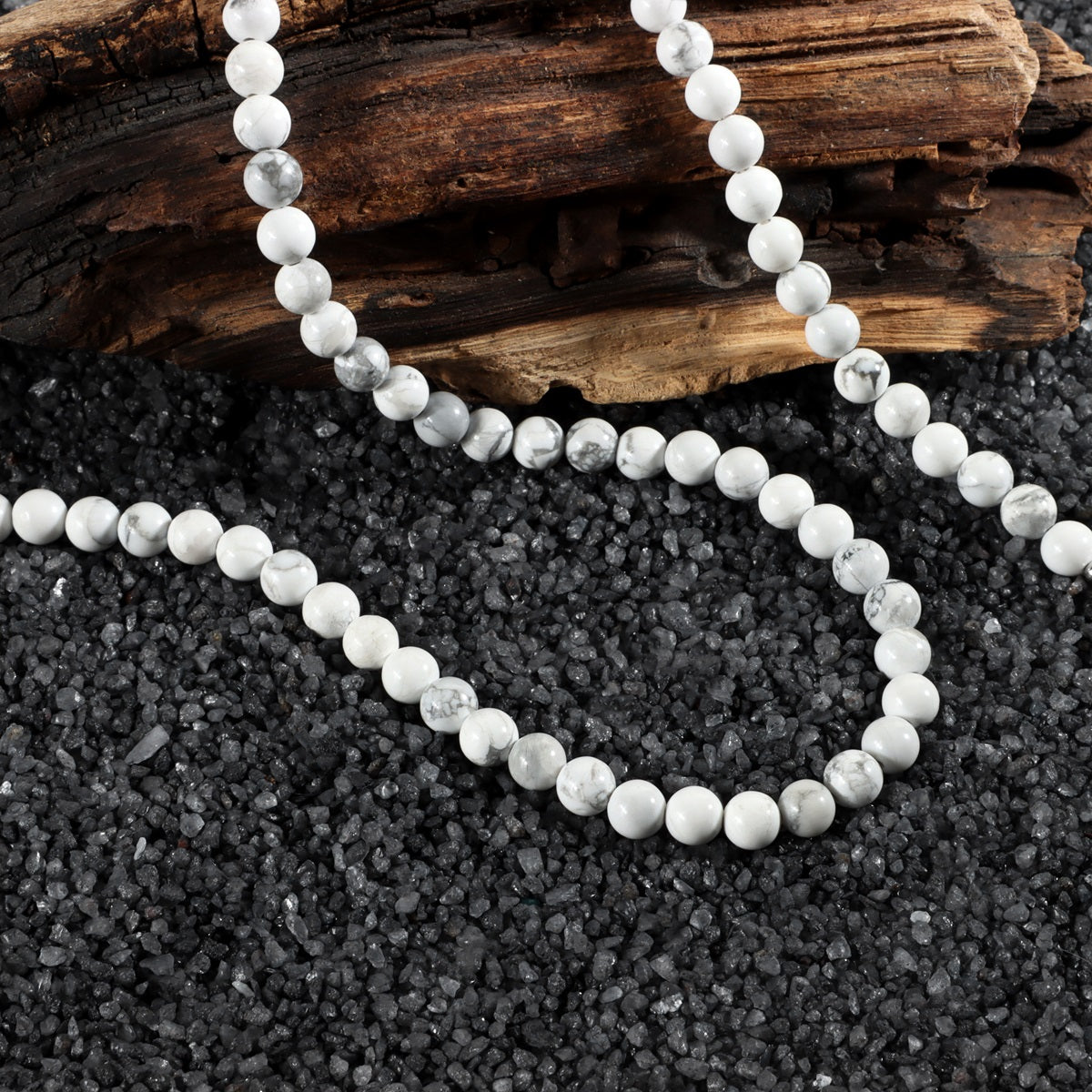 Howlite gemstone beads necklace