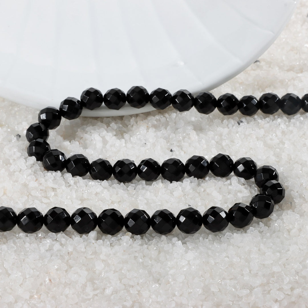 Men's Black Onyx Gemstone Silver Necklace: Sophistication meets strength