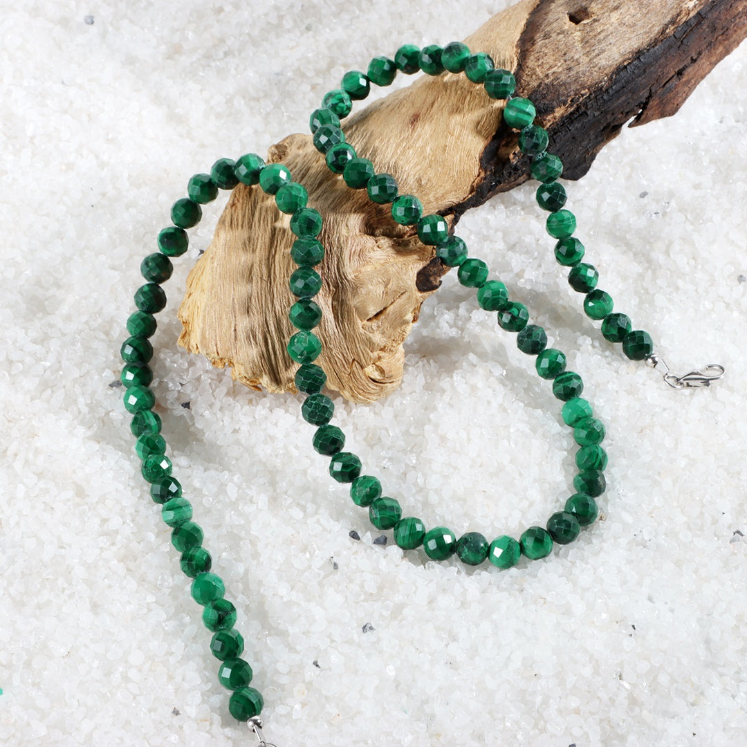 Men's Malachite Gemstone Silver Necklace: Empowering and masculine