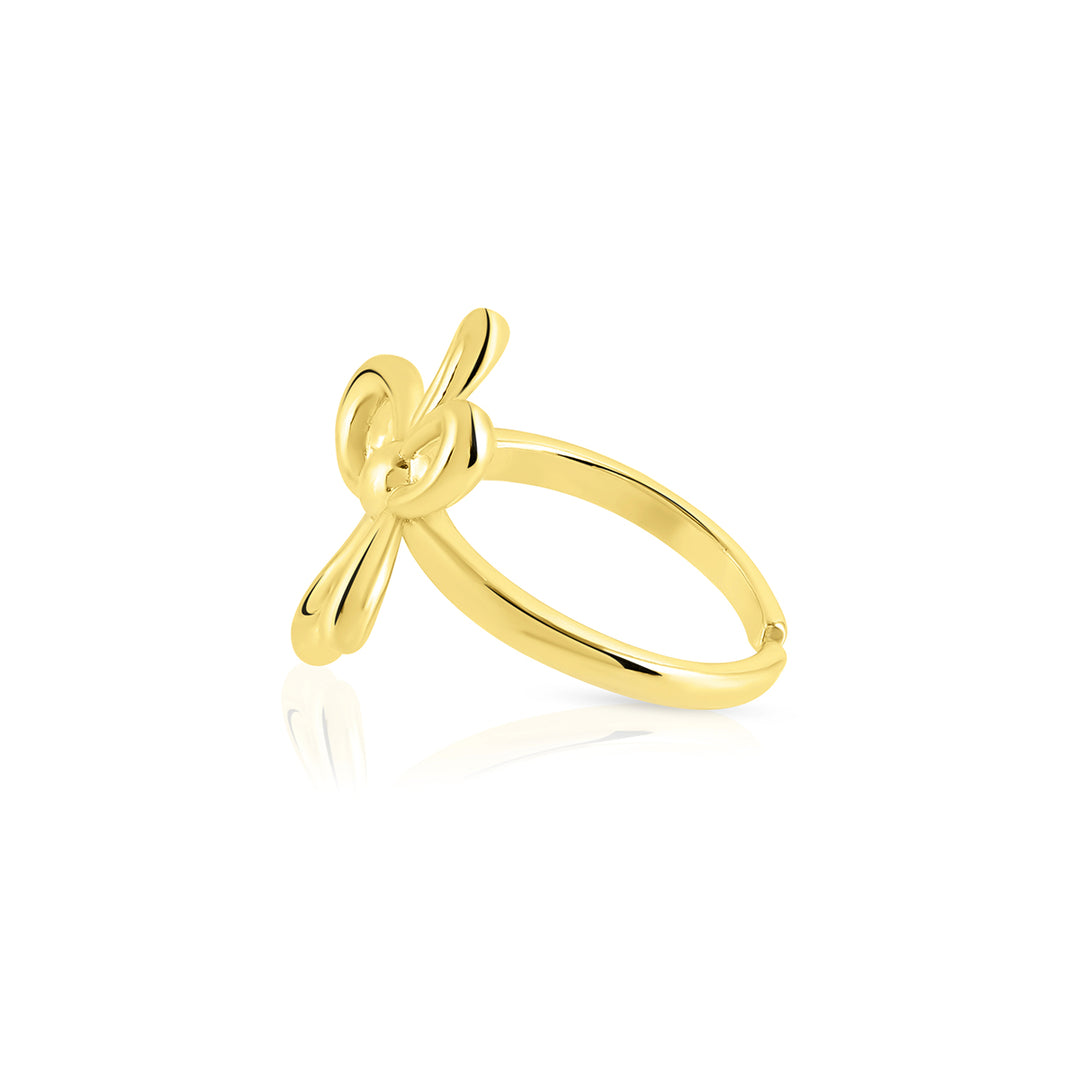 Flower-shaped brass ring with gold plating, adjustable size, weighing 20 grams.